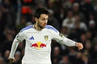 Лийдс на Илия Груев посреща Ман Юнайтед в ожесточена битка