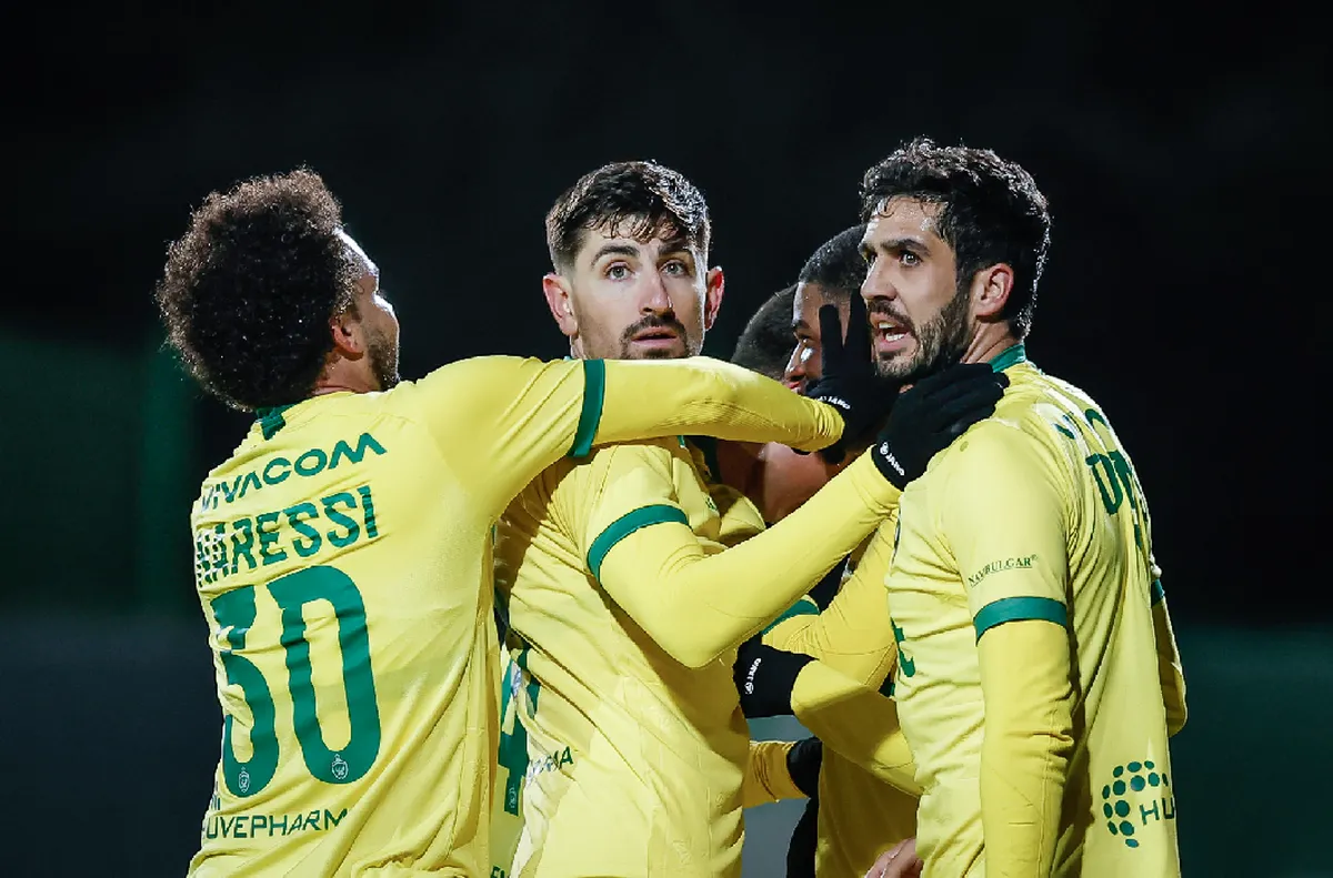 Най късно към отбора ще се включи Оливие Вердон Част