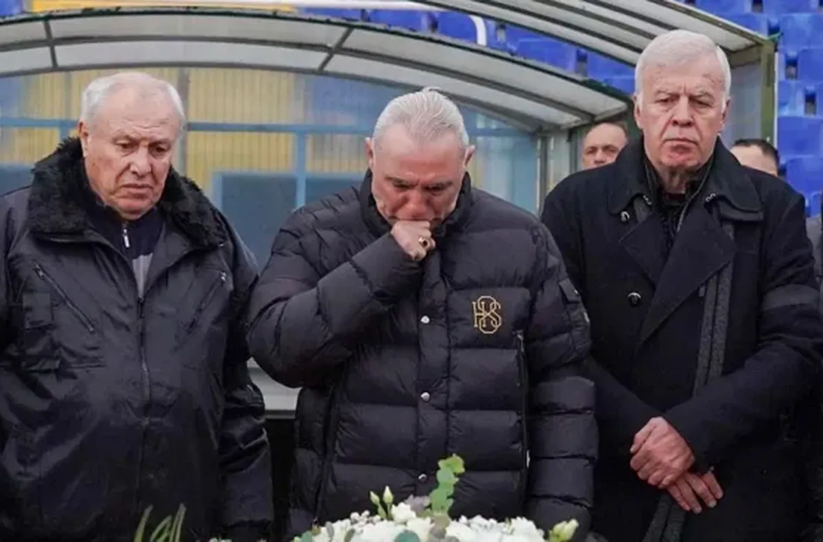 Бившите футболисти не скриха сълзите си Отборът на Димитър Пенев