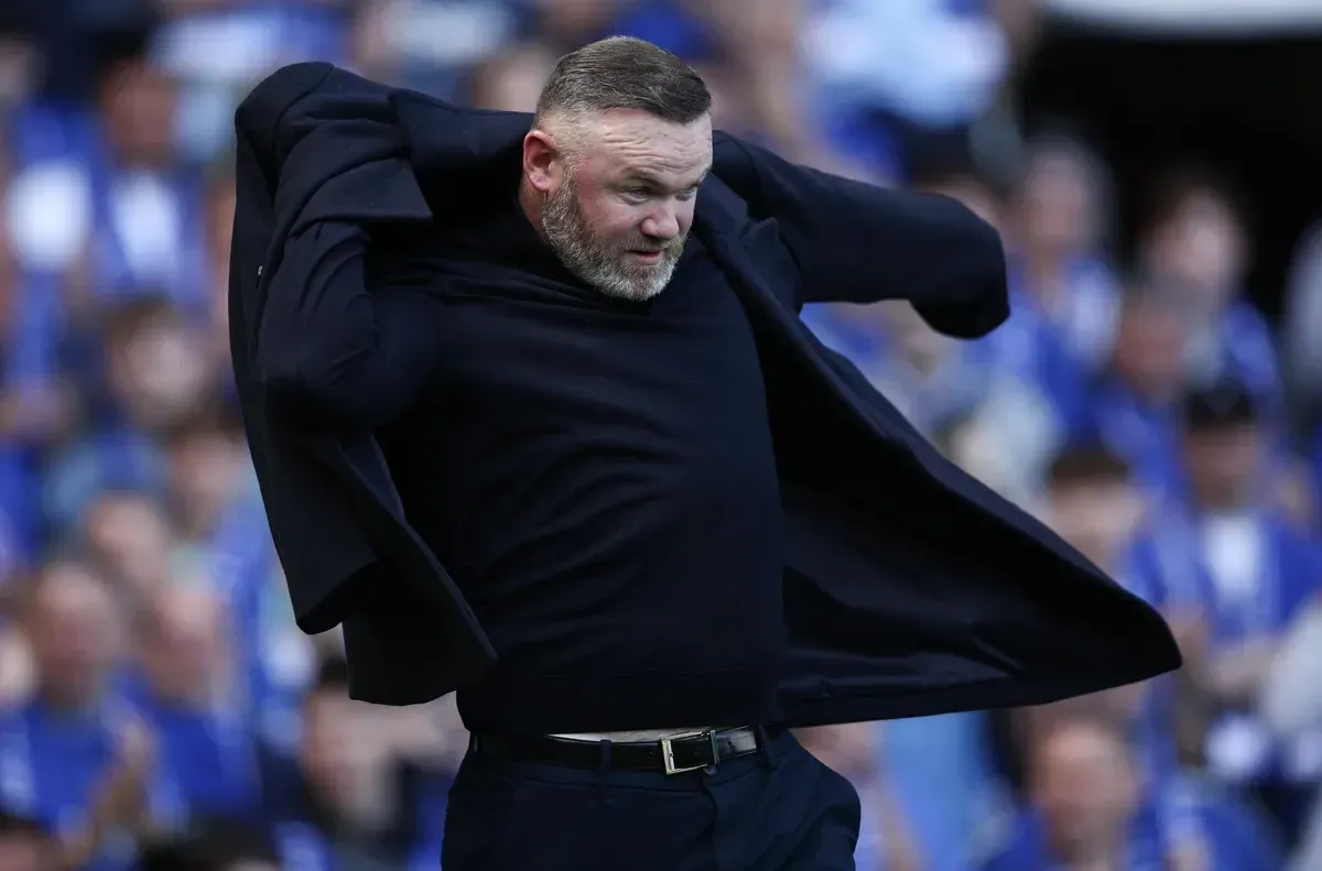 Бившият английски национал Уейн Рууни вярва че треньорът Лиъм Росиниър