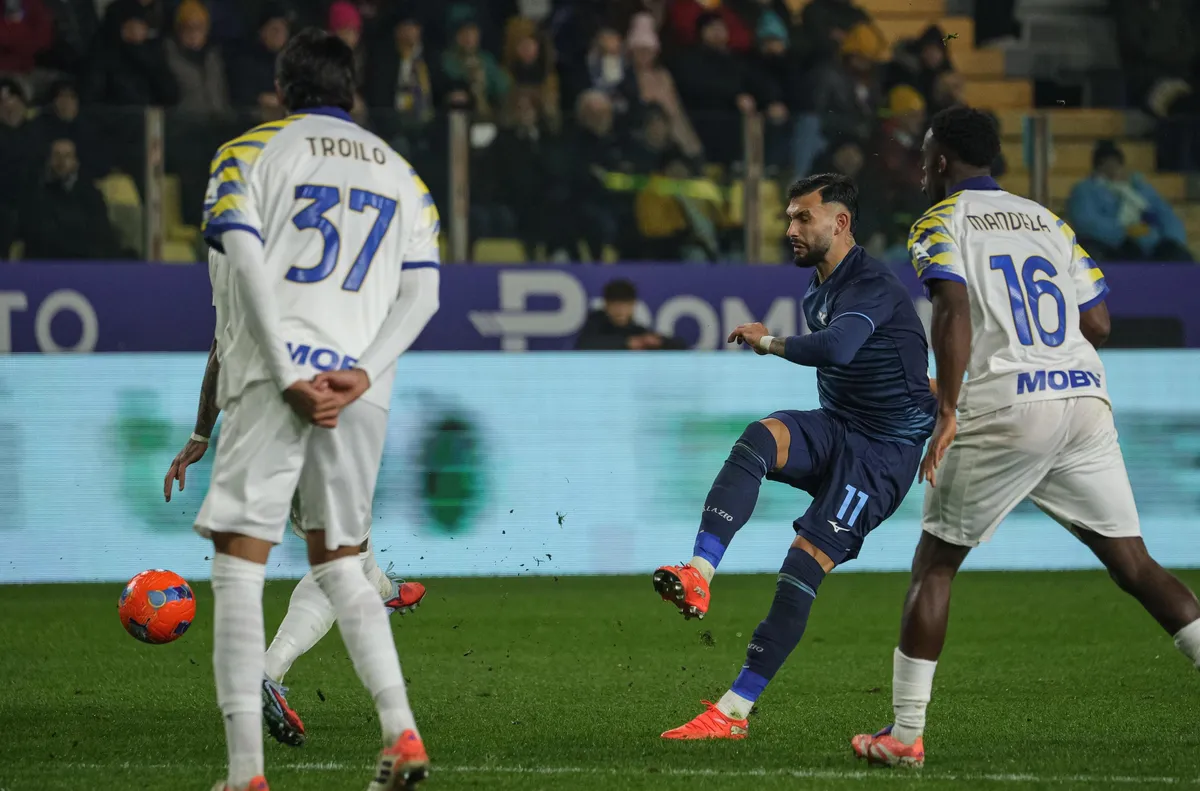 Английският Уест Хем финализира привличането на нападателя Валентин Тати Кастеянос