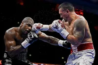 Усик не планира да се отказва скоро от бокса