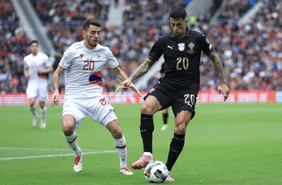 Барселона си връща Кансело?