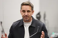 Гари Невил: Експериментите в Манчестър Юнайтед трябва да спрат