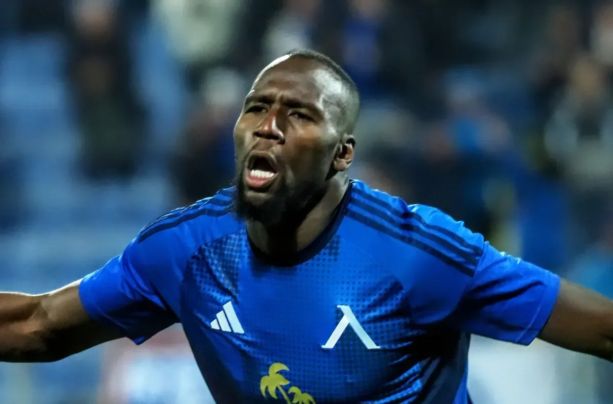 Нападателят на Левски Мустафа Сангаре говори за бъдещето си Споменавал