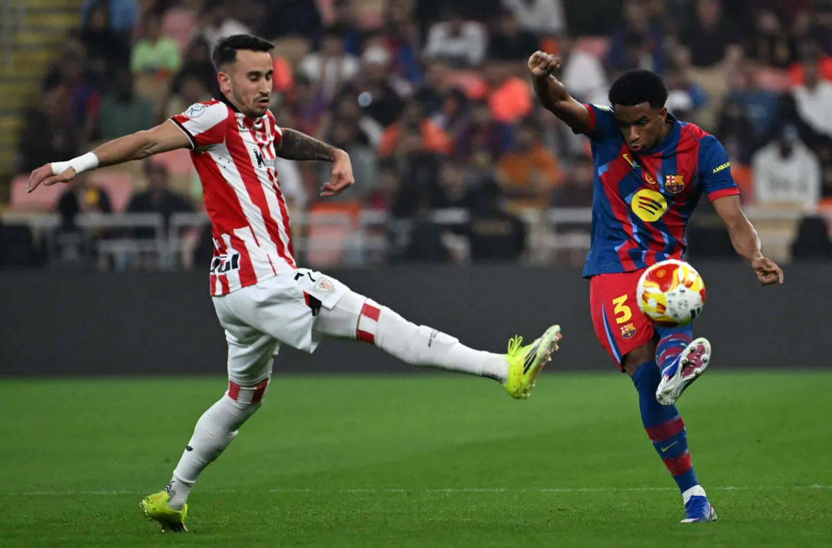 Испанската кралска футболна федерация RFEF обмисля да премести Суперкупата на Испания