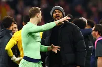 Нойер се завръща за Байерн, Кимих остава аут