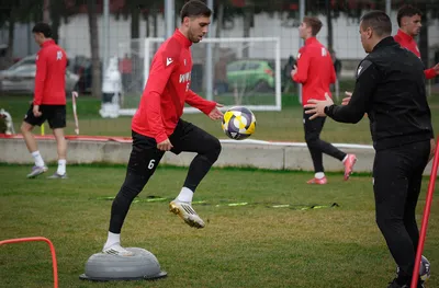 Зимните условия в страната затрудняват ЦСКА