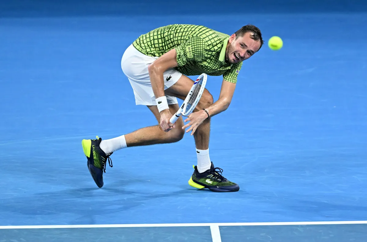 На финала Медведев ще играе срещу Брендън Накашима Поставеният под