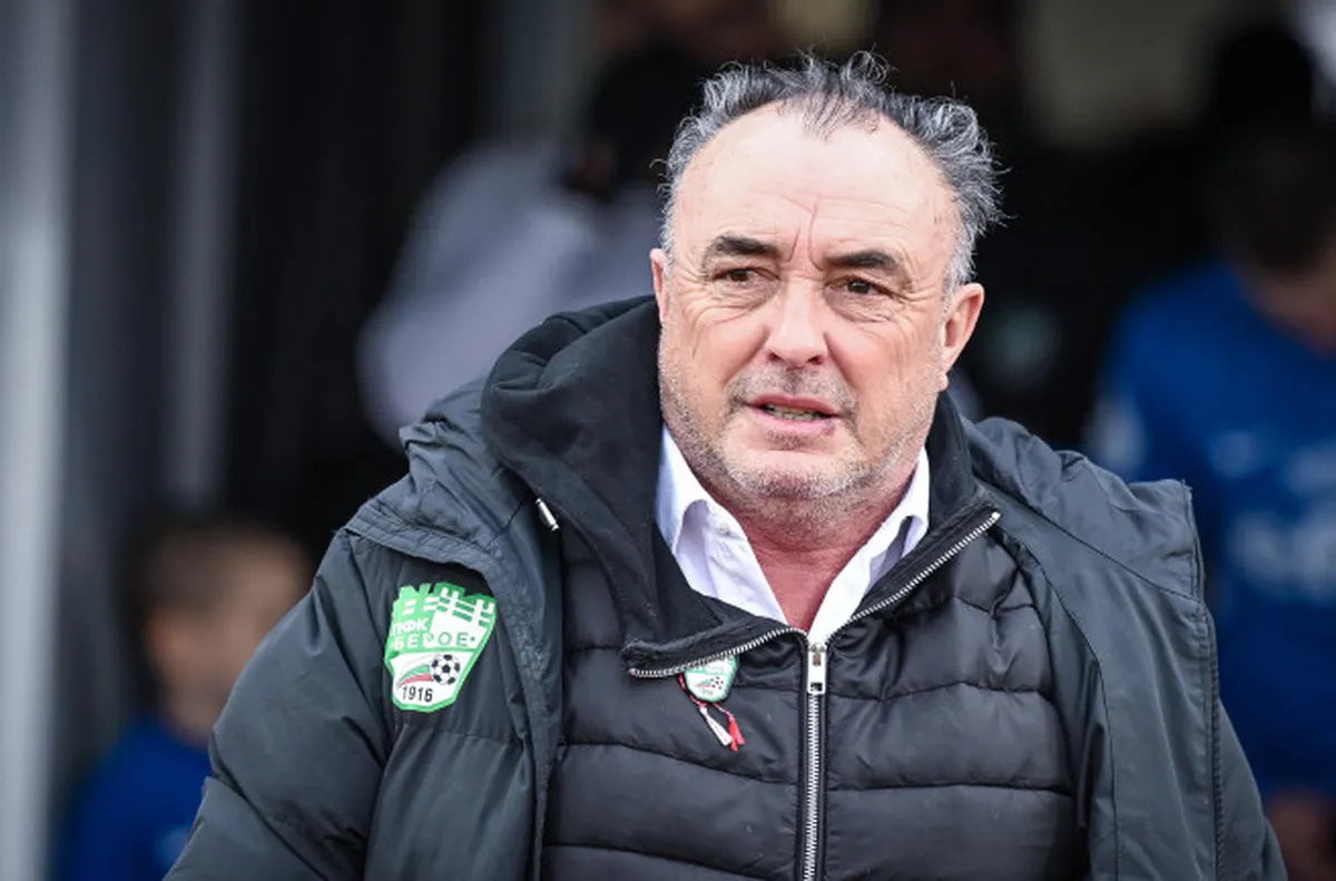 Старши треньорът на Берое Хосу Урибе говори преди старта на