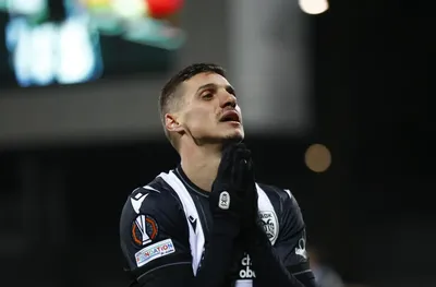 Десподов се готви за титуляр в ПАОК докато чака оферта