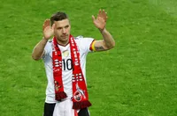 Световен шампион купува полски клуб, искащ нападел на Левски