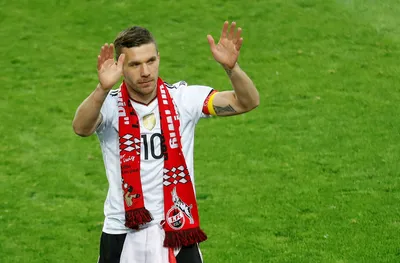 Световен шампион купува полски клуб, искащ нападел на Левски