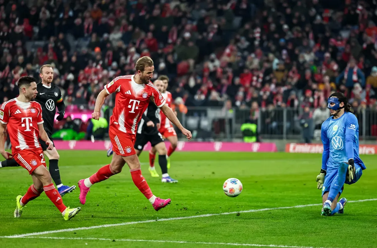 Разгромната победа на Байерн Мюнхен срещу Волфсбург с 8 1