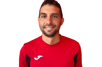 Марек се раздели с опитен играч