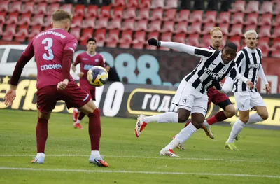 От Локо Пловдив признаха за разговори с Левски 