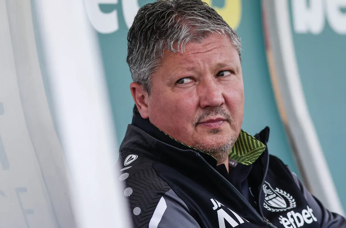 Легендата на ЦСКА и българския футбол Любослав Пенев се очаква