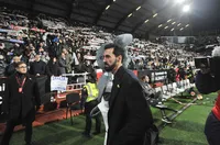 Пике се подиграва на Арбелоа след провала на Реал Мадрид