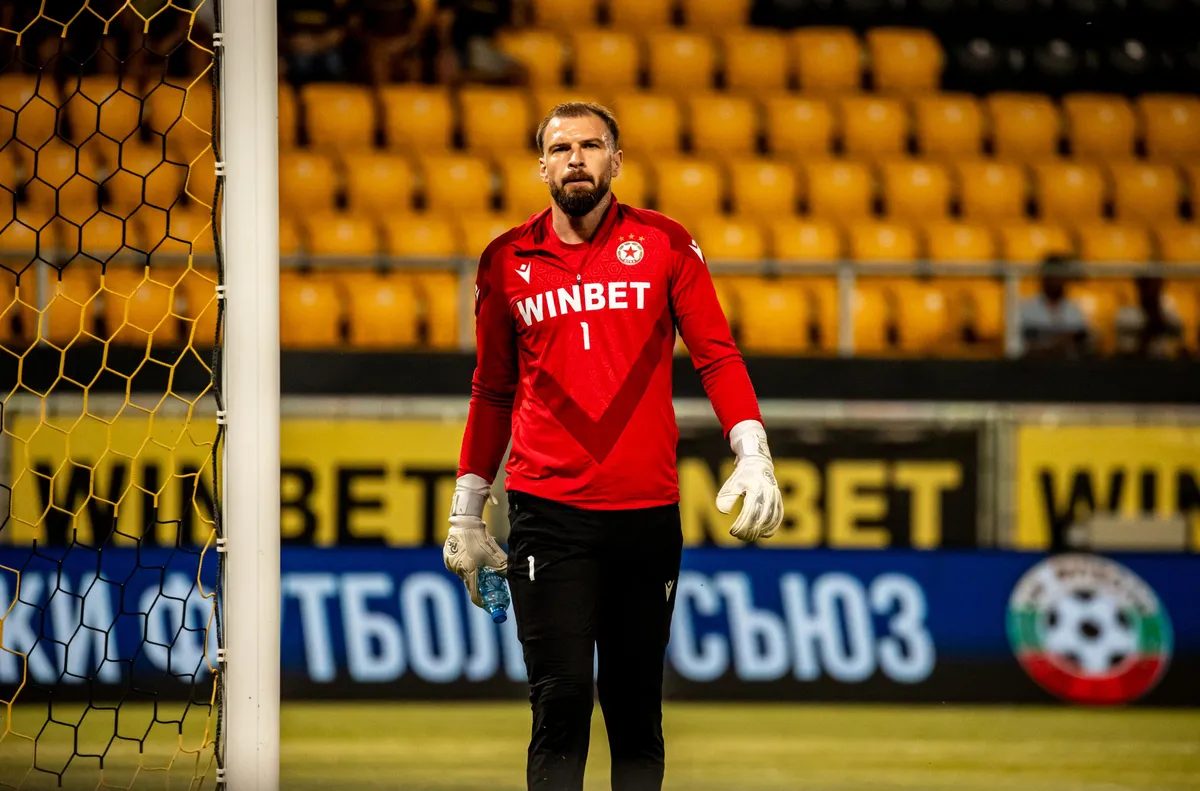 Густаво Бусато който наскоро се раздели с ЦСКА поддържа форма