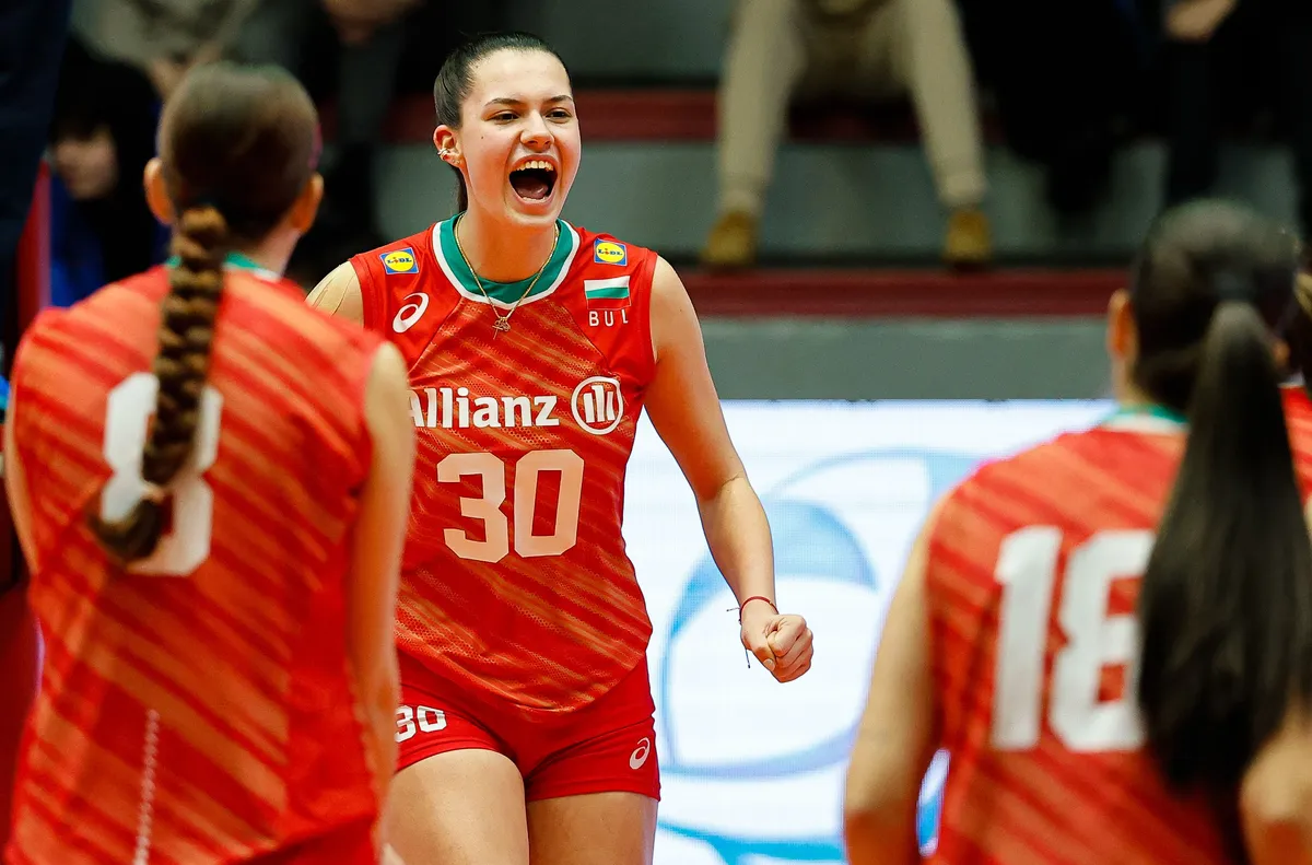 Националният отбор на България по волейбол за жени под 18