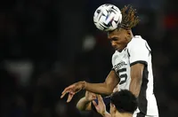 Челси преговаря за защитник на Рен