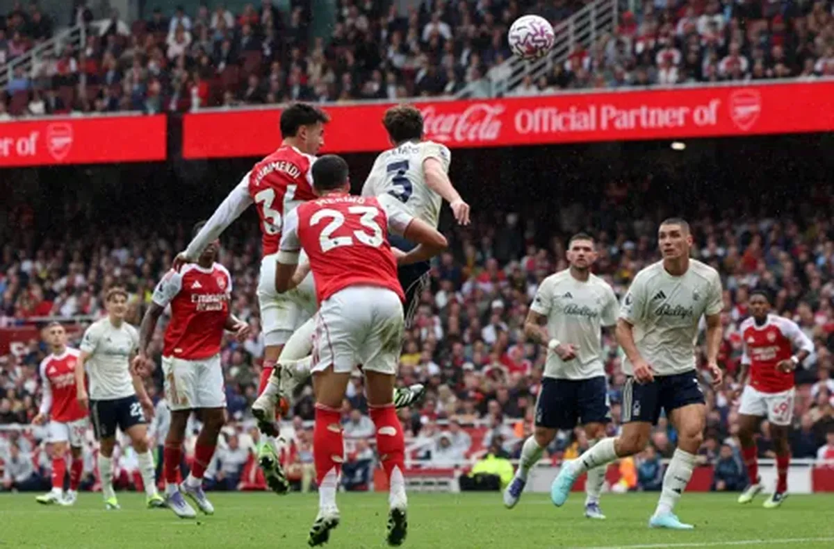 Артилеристите пропуснаха шанса да увеличат аванса си на върха Арсенал