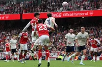 Нотингам оцеля в домакинството си на Арсенал