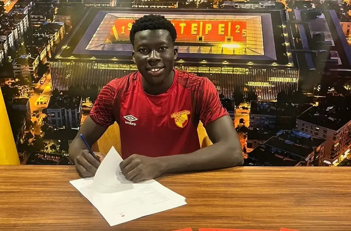 Закария Тиндано ще играе под наем при канарчетата Новото попълнение