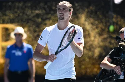 Зверев започна с победа в Австралия