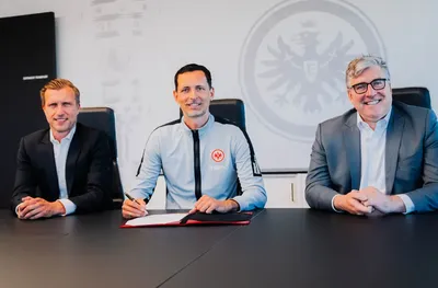 Айнтрахт изгони треньора си