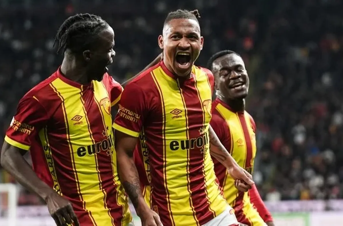 Гьозтепе на Станимир Стоилов започна годината със страхотна победа с