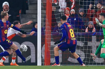 ОБЗОР: Барселона обърна Славия в Прага, Левандовски вкара във всяка врата