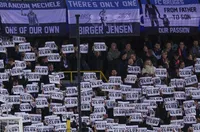 В Казахстан: Фенове на Брюж в затвора заради костюми на Борат