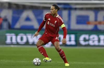 Ван Дайк иска постоянство от Ливърпул