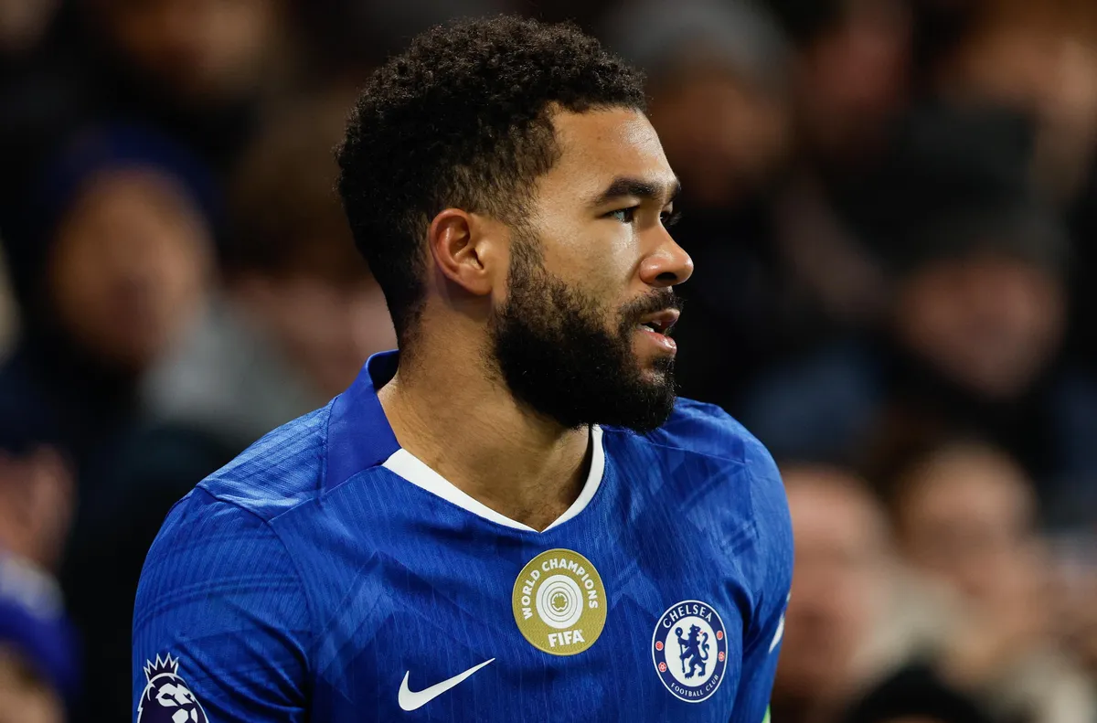 На Стамфорд Бридж расте напрежението около бъдещето на една от