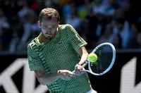 Медведев осъществи “пълен ремонт” за 1/8-финал в Мелбърн