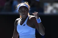 Коко Гоф избегна изненадата срещу своя сънародничка на АО