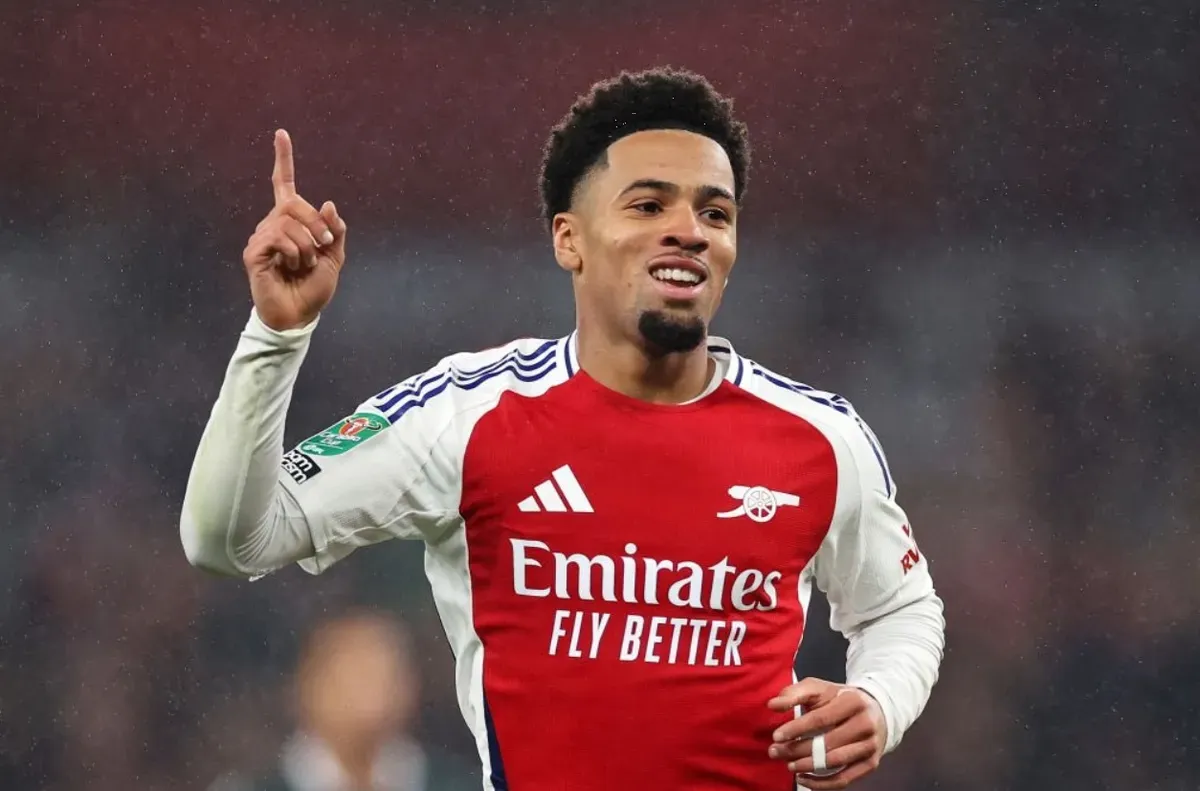 Халфът на Арсенал Итън Нуанери се присъедини към Олимпик Марсилия