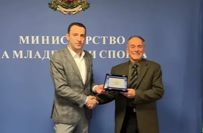 Иван Пешев отличи мотокрос легендата Владимир Колев