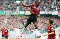 Байерн си връща халф