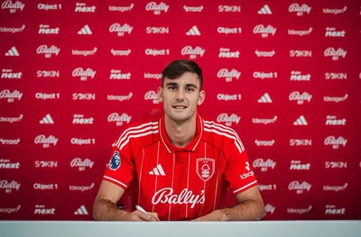 Официално: Нападател на Наполи подписа във Висшата лига