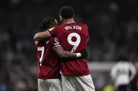 Уест Хем вкара три гола на Съндърланд за едно полувреме