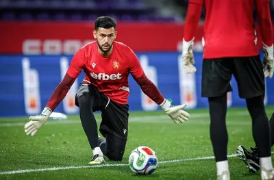 Абърдийн и Митов триумфираха след много голове и картони