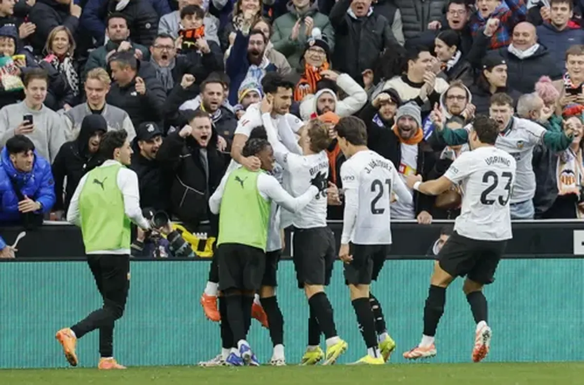 Прилепите с ценна победа Валенсия постигна втора поредна победа в