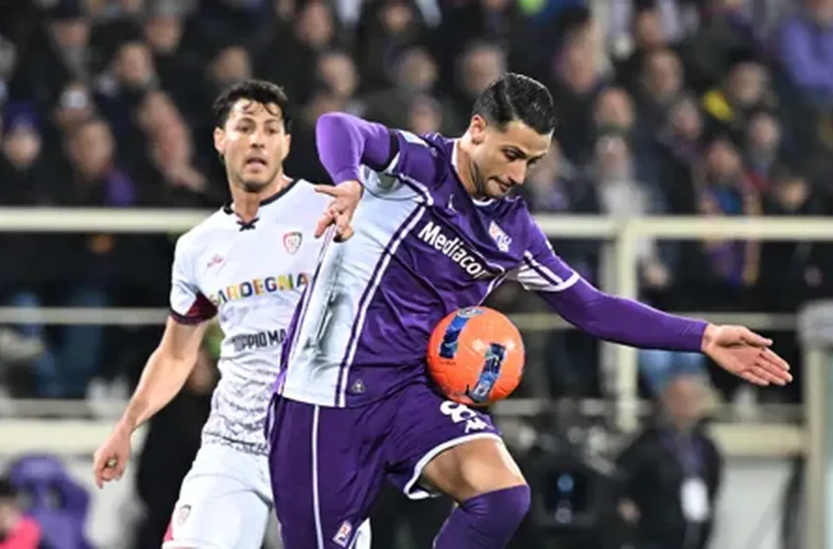 Виолетовите остават в зоната на изпадащите Отборът на Фиорентина остава