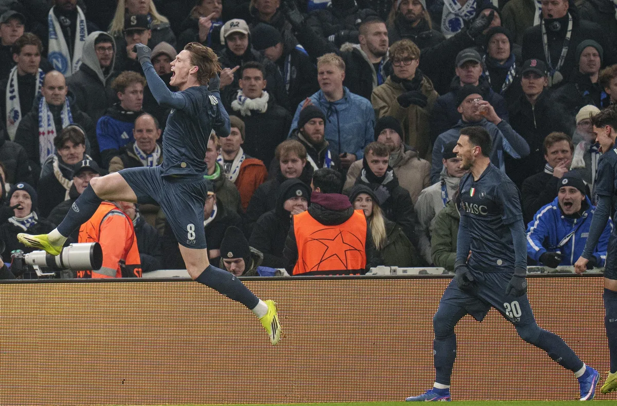 Бианконерите влизат в мача под сериозно напрежение защото рискуват да