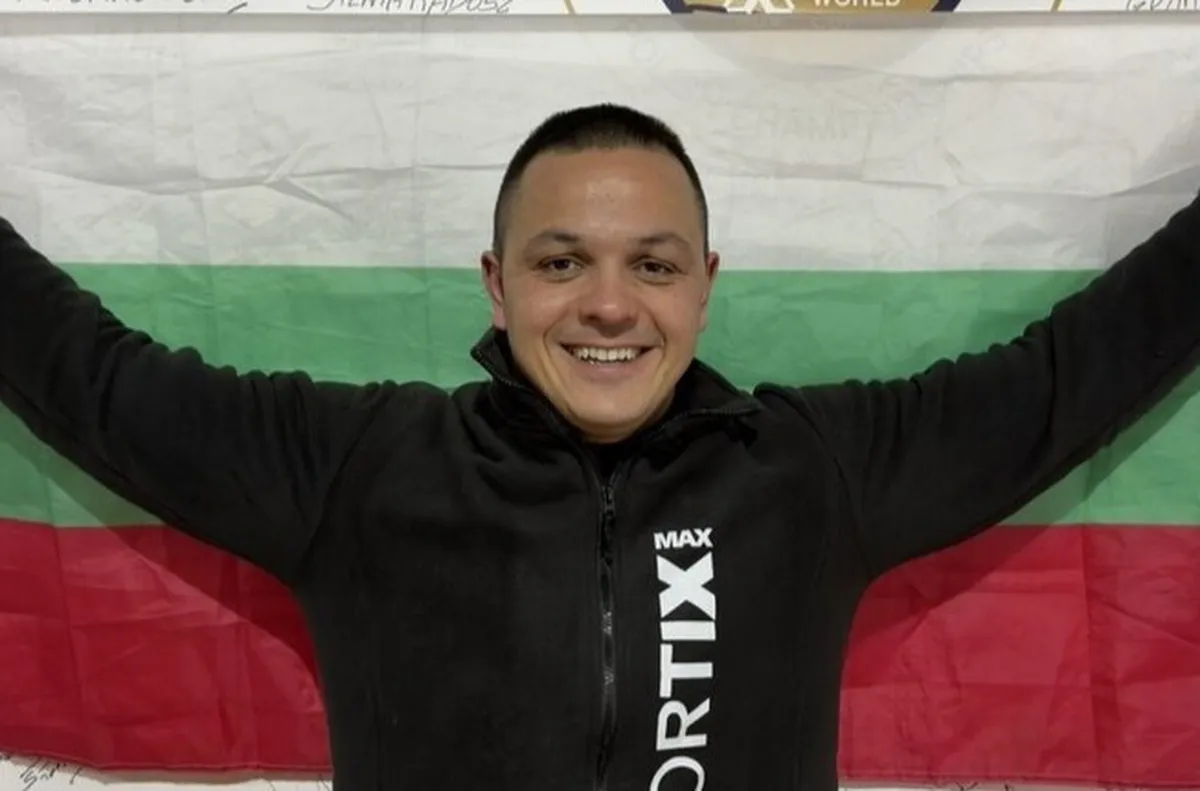 Българският плувец с ново страхотно представяне в най студения ден