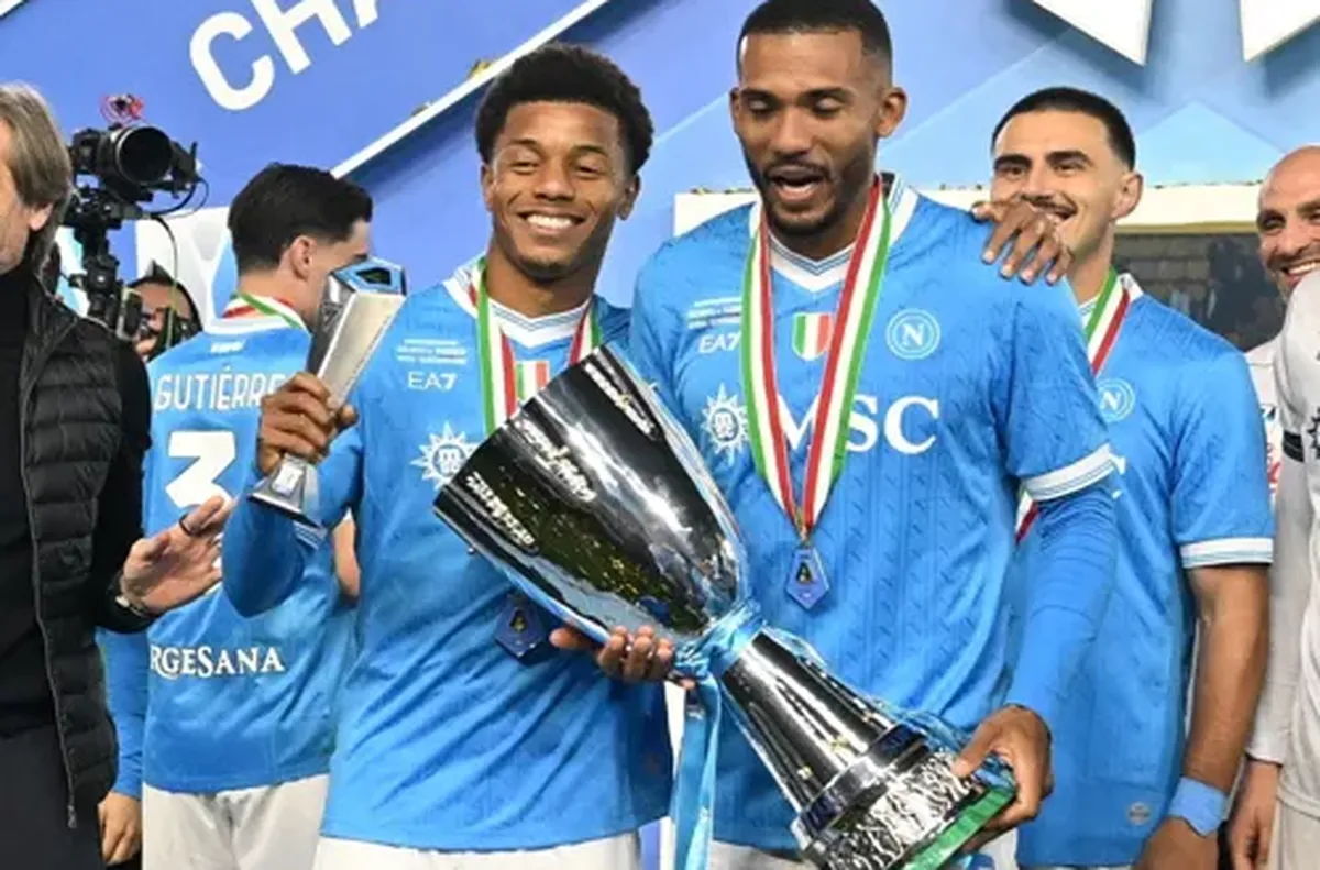 Партенопеите същевременно подсилиха атаката си Проблемите на Наполи с тежките