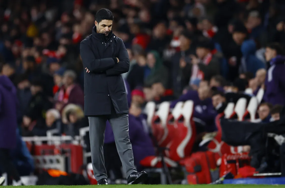 Бившият капитан на Челси Джон Тери отпразнува победата на Манчестър