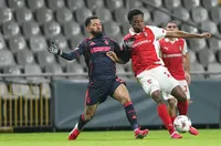 Астън Вила ще си връща Дъглас Луис